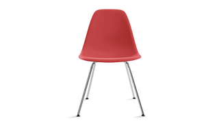 Illustration for article titled 20 Ways to Hack a Classic Eames Side Chair
